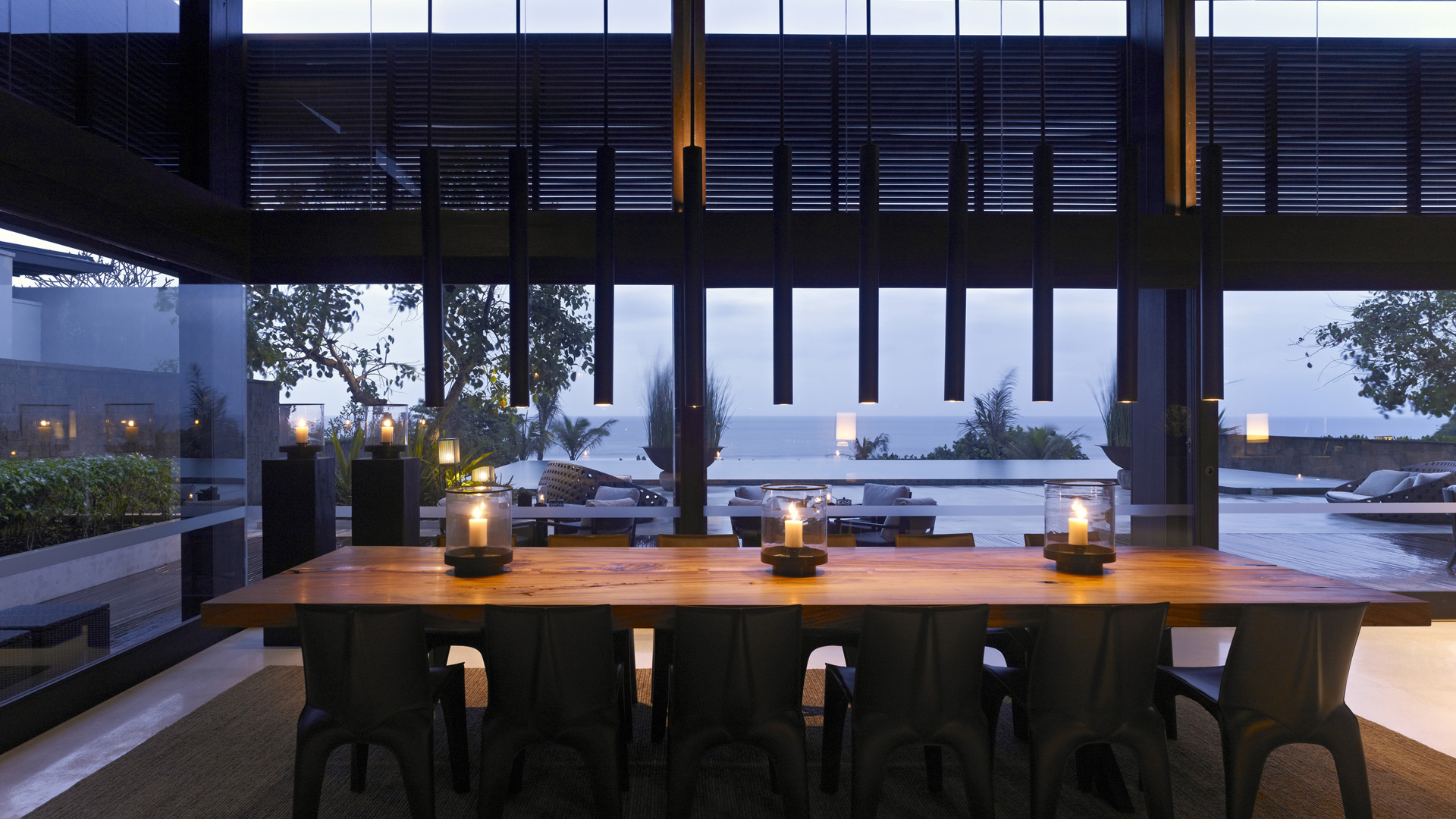 Deluxe Four-Bedroom Residence - Bespoke interior design by Soo Chan of SCDA